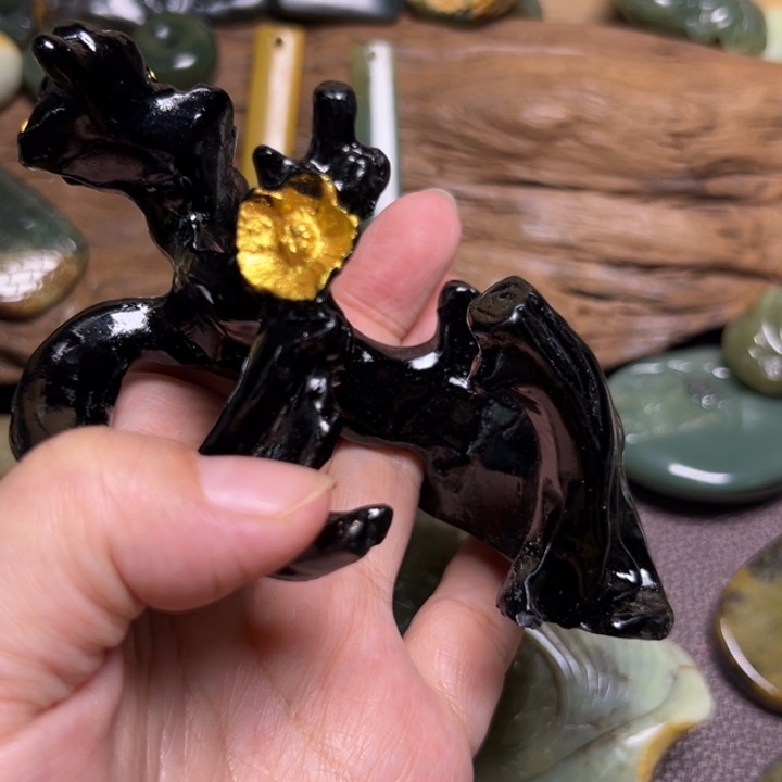 椰***蓉岫岩河磨玉（透闪石质玉）未镶嵌颈饰