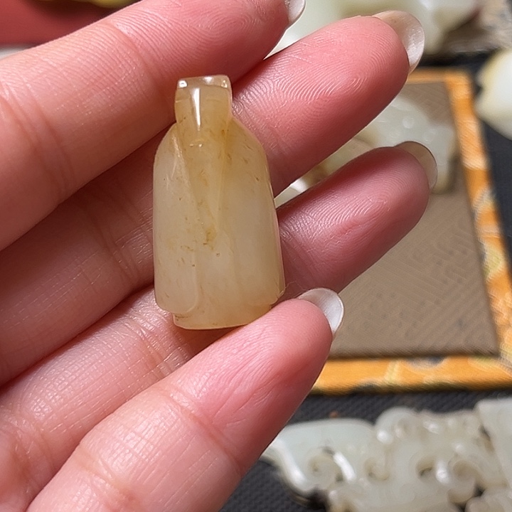 黄***柳和田玉（糖玉）未镶嵌颈饰