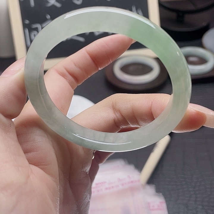 石英岩玉未镶嵌手镯80