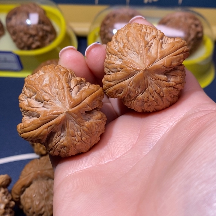 文玩核桃吊坠40御尊