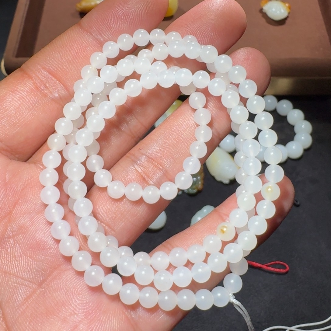 和田玉18K金镶嵌颈饰