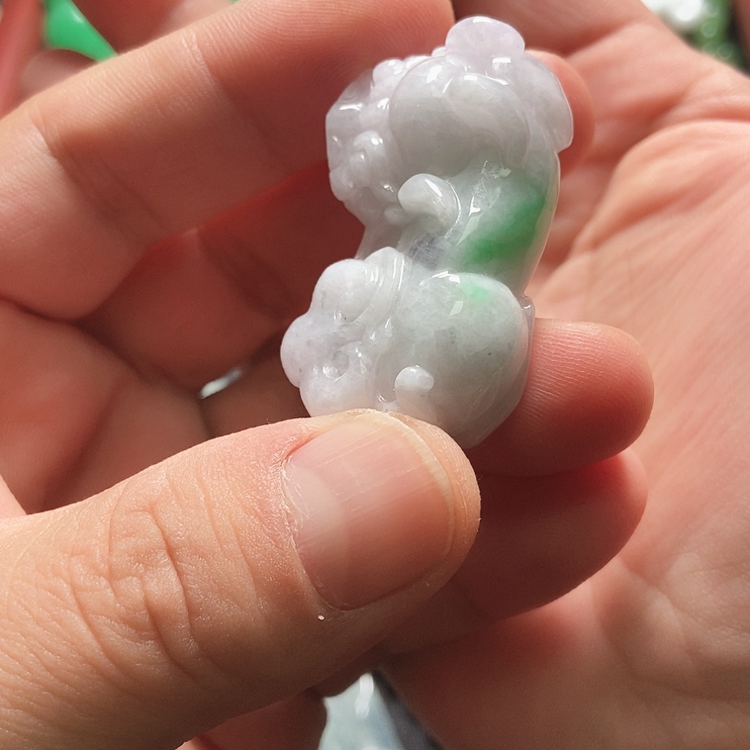 翡翠未镶嵌颈饰翡翠阳绿貔貅