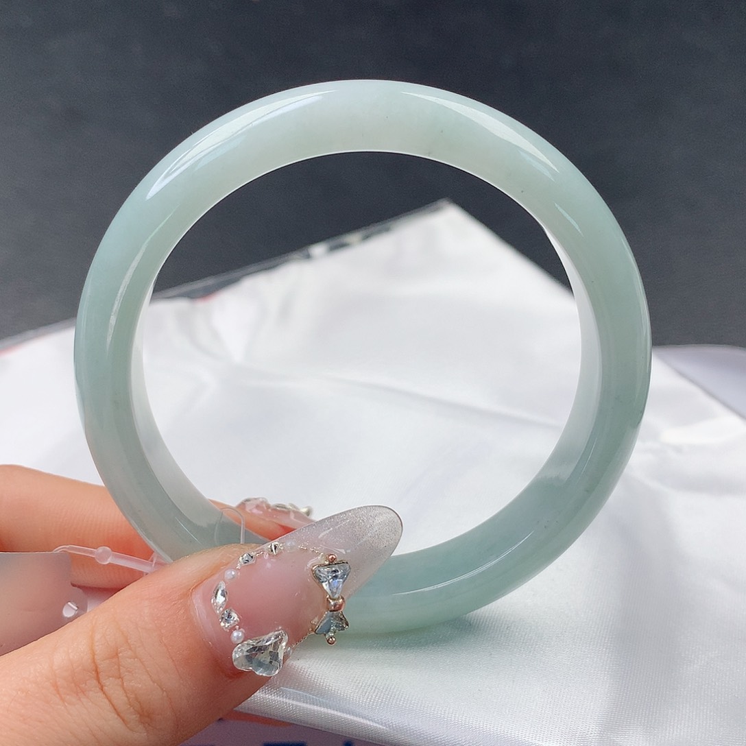 翡翠手镯未镶嵌0089正56