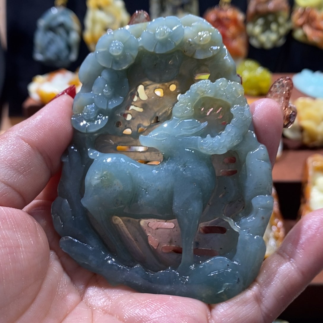 蛇纹石玉颈饰未镶嵌