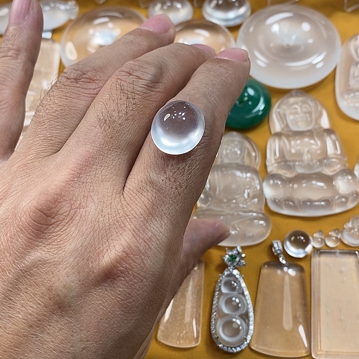 石英质玉蛋面未镶嵌