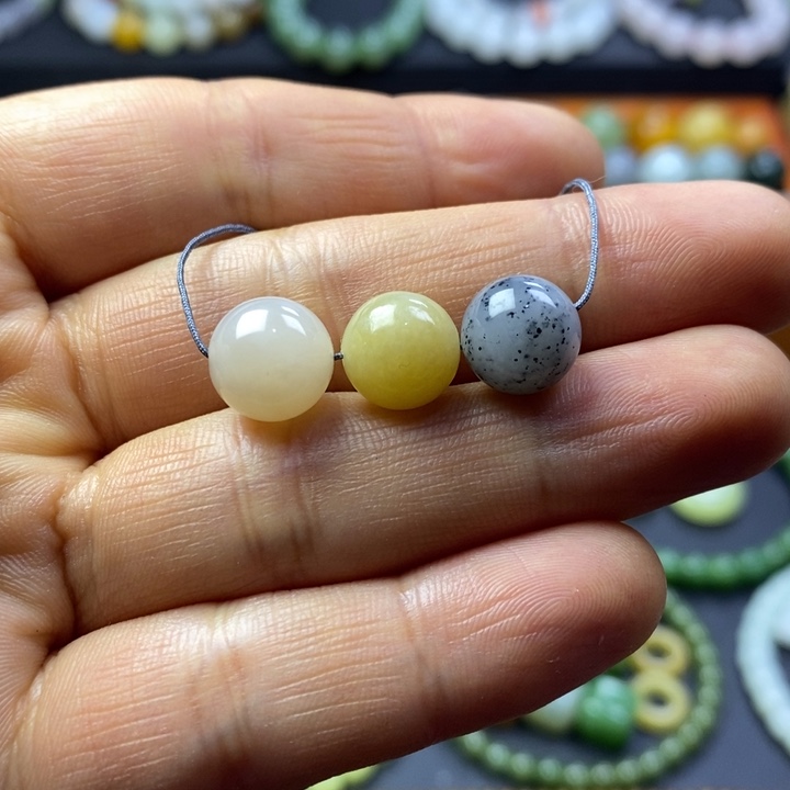 和田玉未镶嵌珠宝半成品卡10单珠三颗