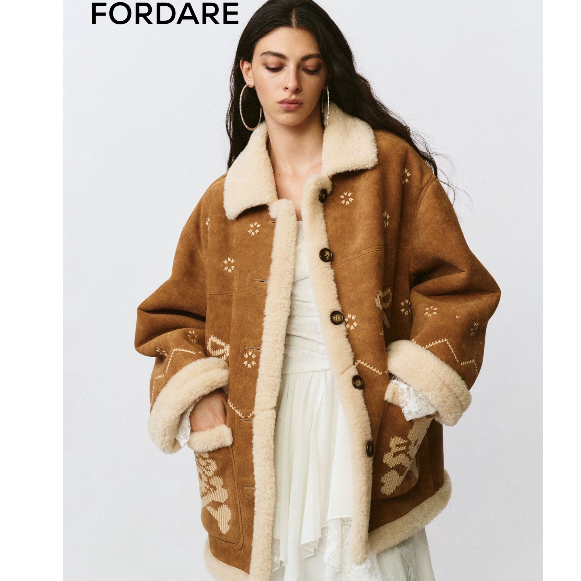 人造皮草 FORDARE福蝶 设计师品牌25秋 刺绣蝴蝶结环保皮/ 草外套