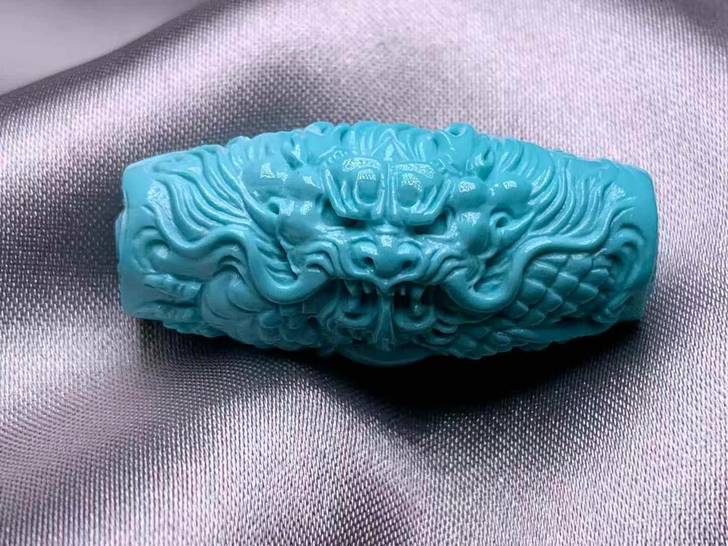 原矿高瓷蓝精品松石雕刻龙桶珠，蓝绿料，玻璃光泽，雕工精细，无油水