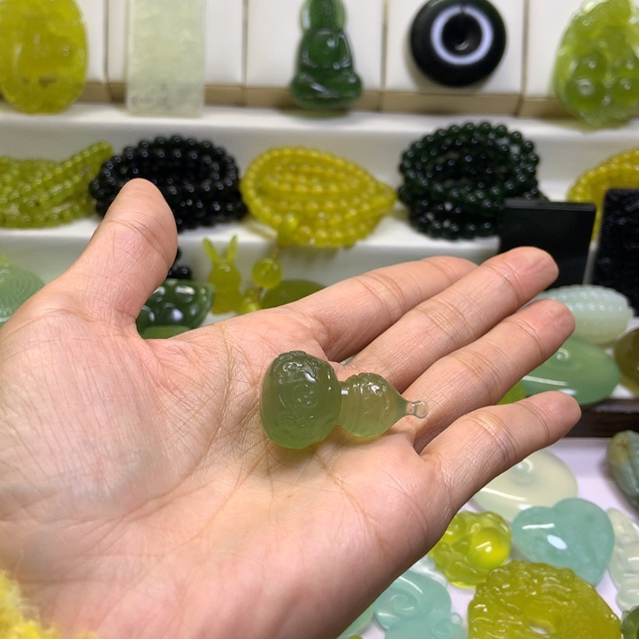 【闪购商品】未镶嵌蛇纹石玉颈饰晴