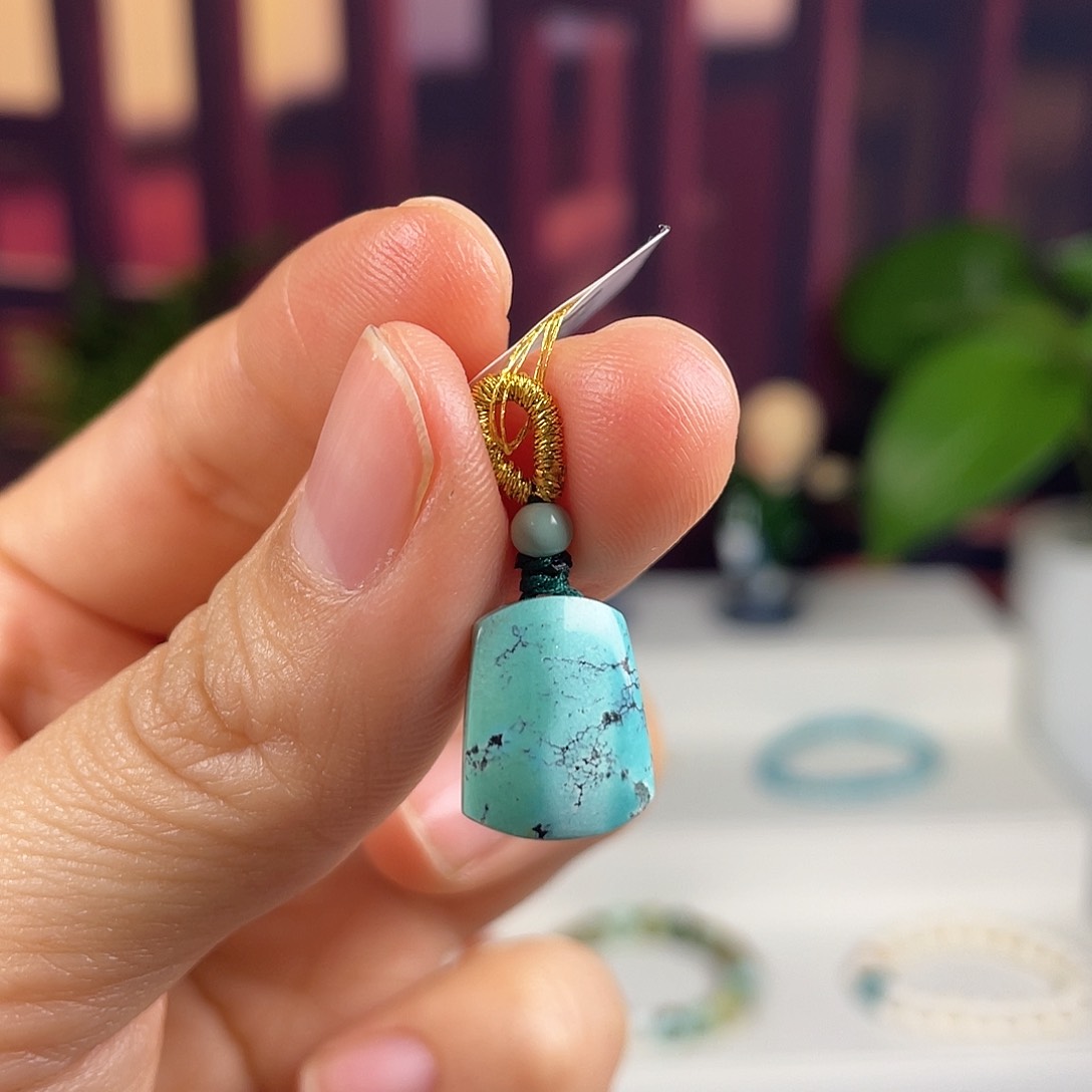 绿松石配饰未镶嵌