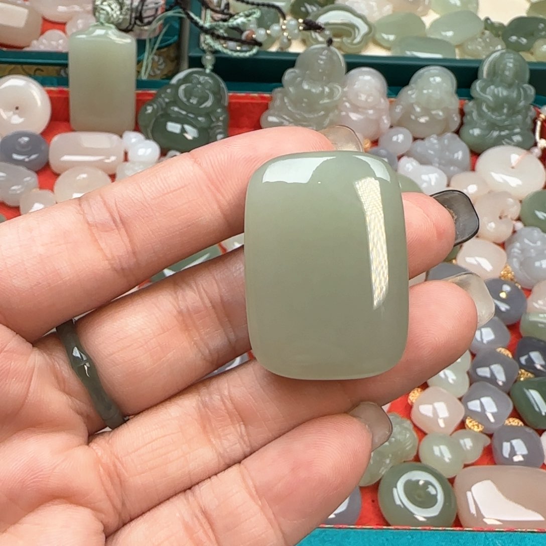 和田玉颈饰未镶嵌-****?