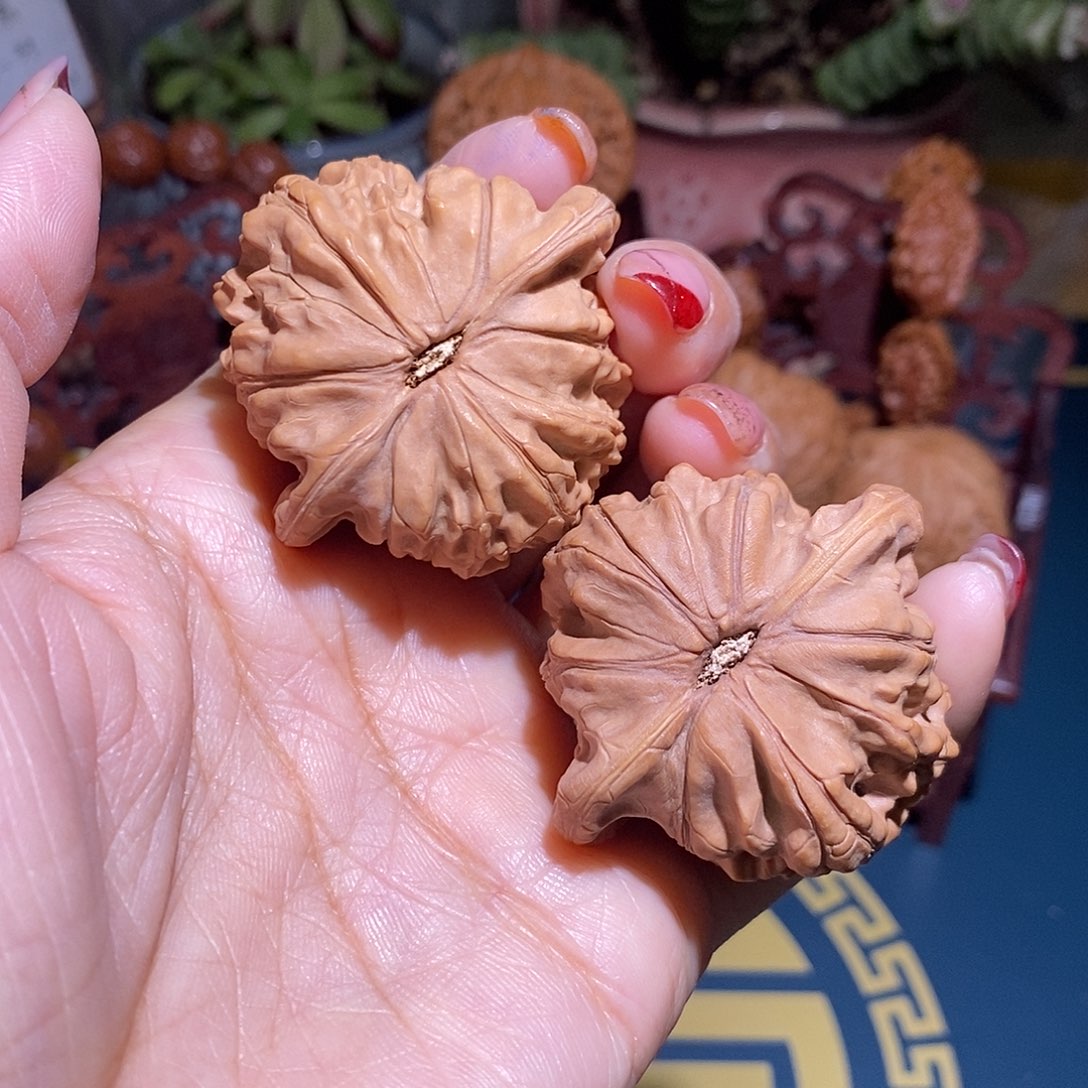 文玩核桃把件45.5沙地磨