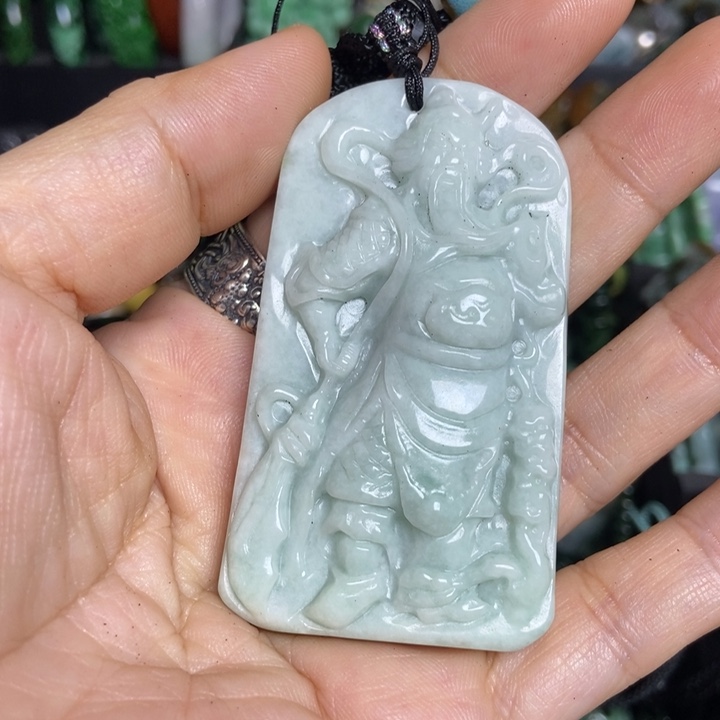 翡翠散珠关公一个