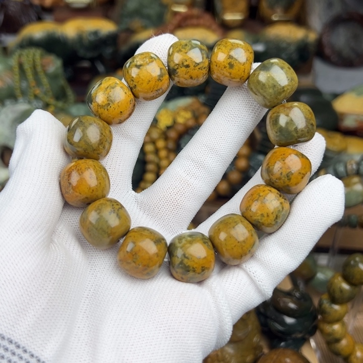 岫岩河磨玉（透闪石质玉）手串未镶嵌好*怪