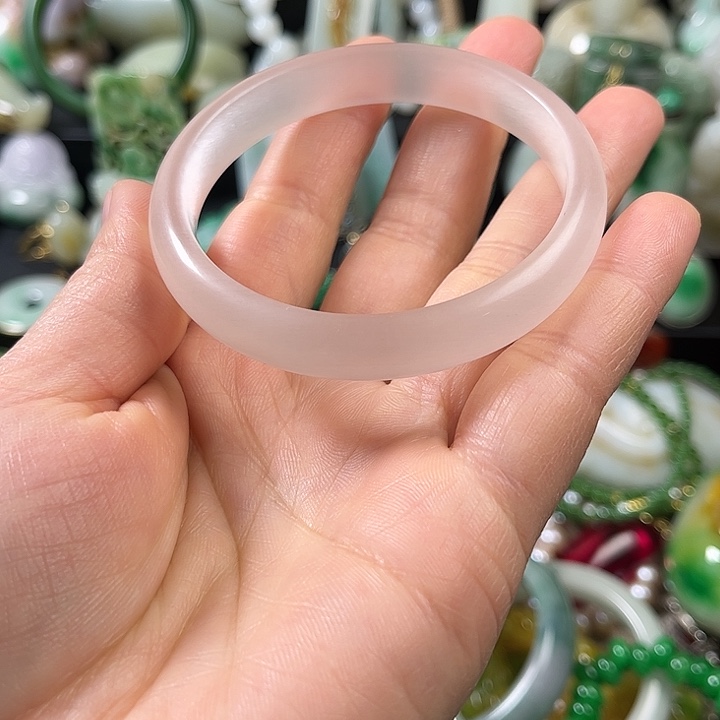 翡翠未镶嵌颈饰翡翠未镶嵌颈饰