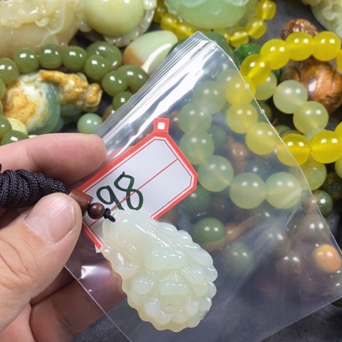 未镶嵌蛇纹石玉手链