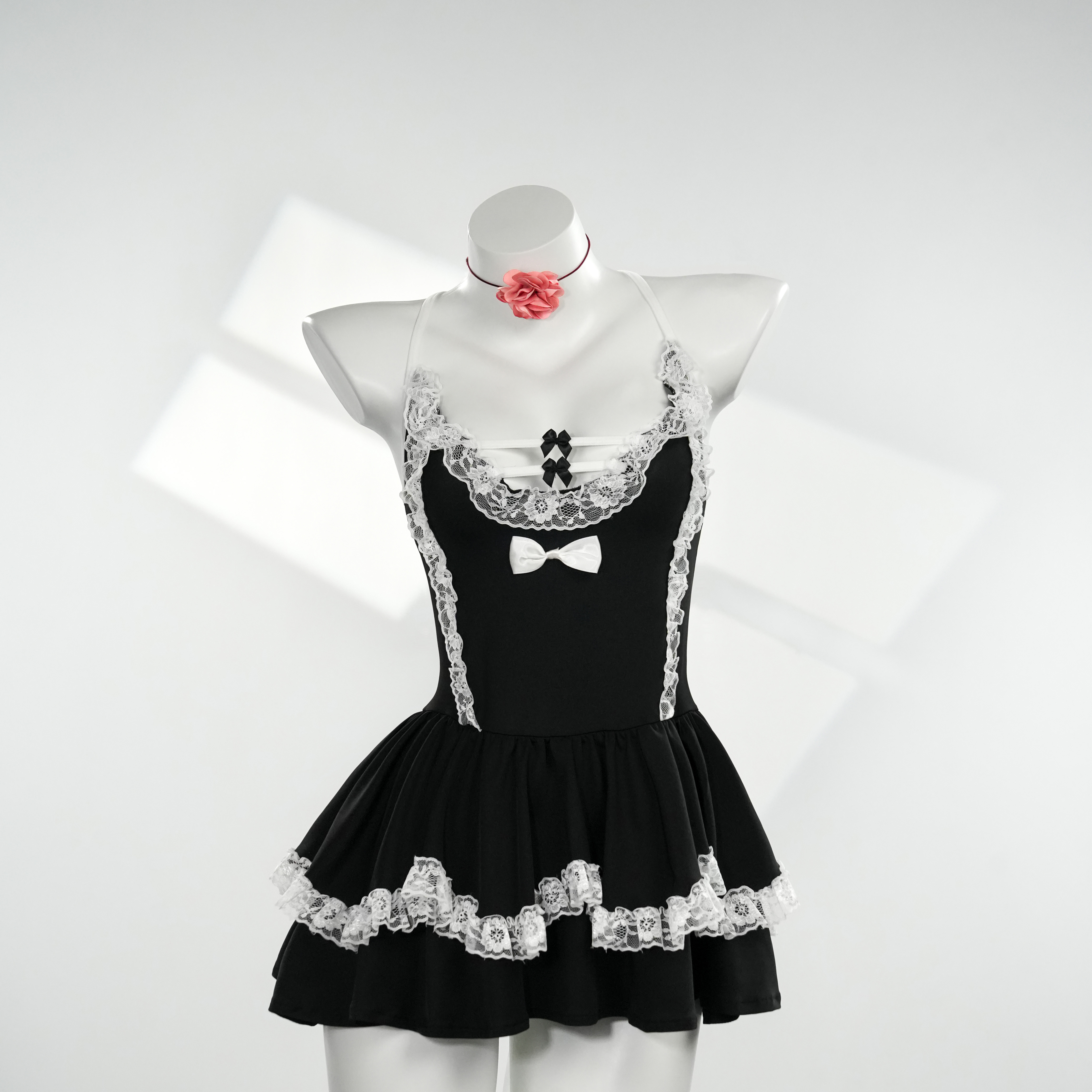 猎物【90-220斤】GR黑白复古蕾丝镂空显瘦动漫性感睡裙 1390