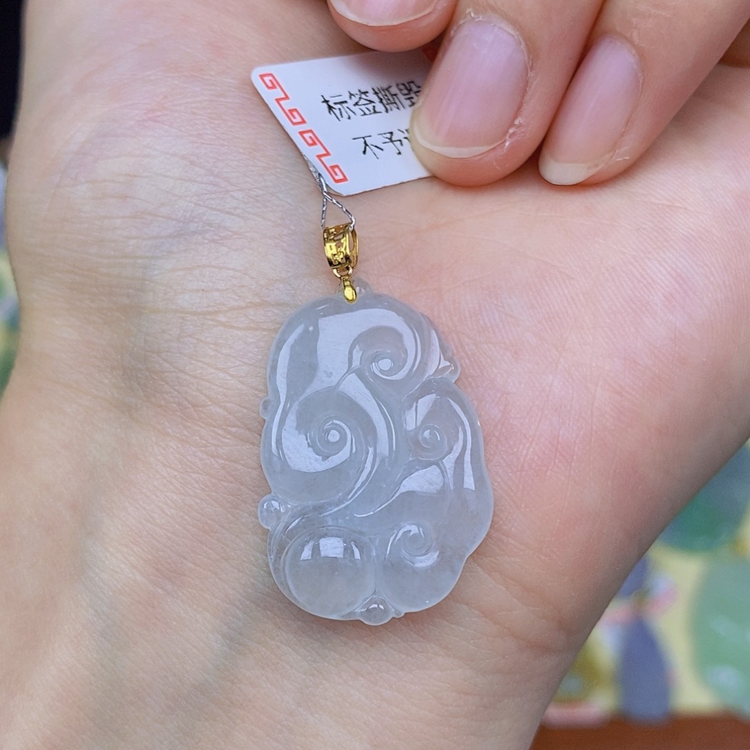 翡翠颈饰18K金镶嵌翡翠