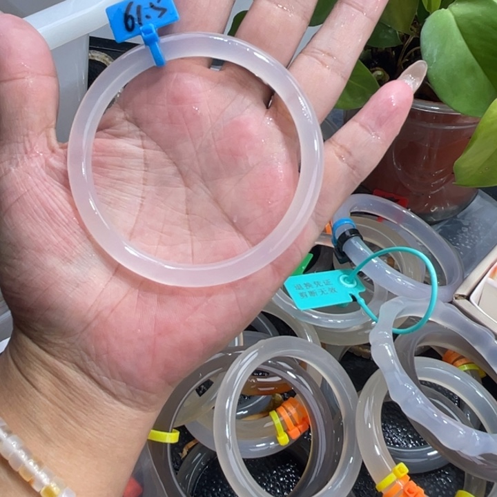 玛瑙/玉髓未镶嵌手镯