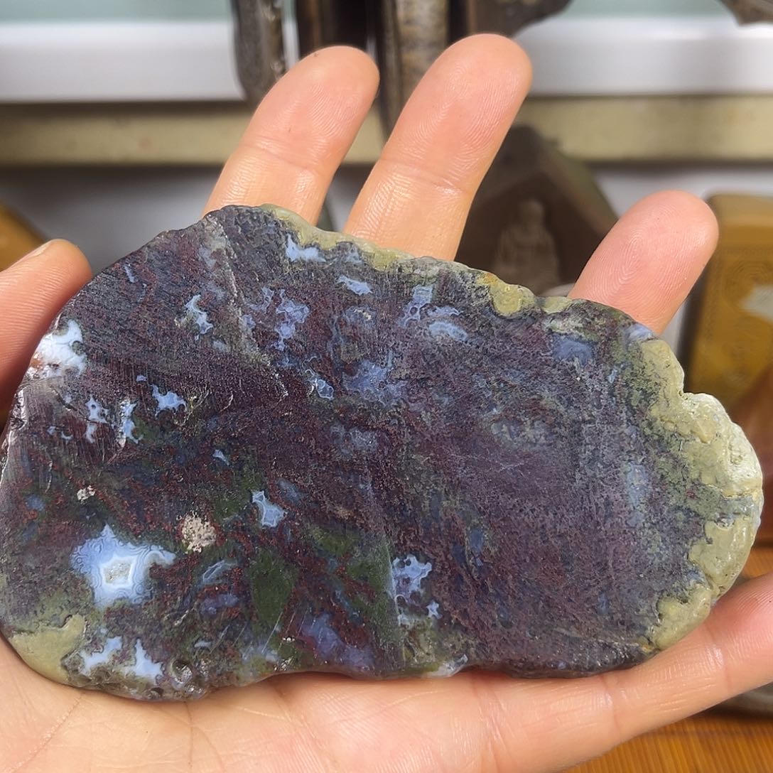 新疆原石雕刻手把件