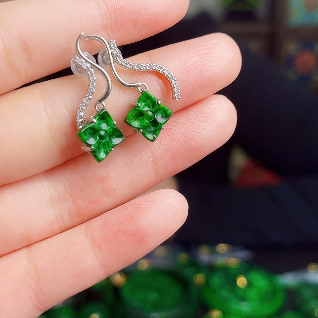 颈饰银S925镶嵌翡翠多样性