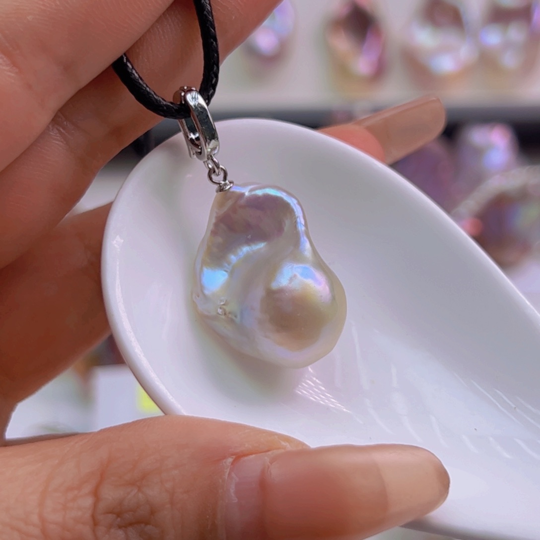 淡水珍珠吊坠(赠链)未镶嵌