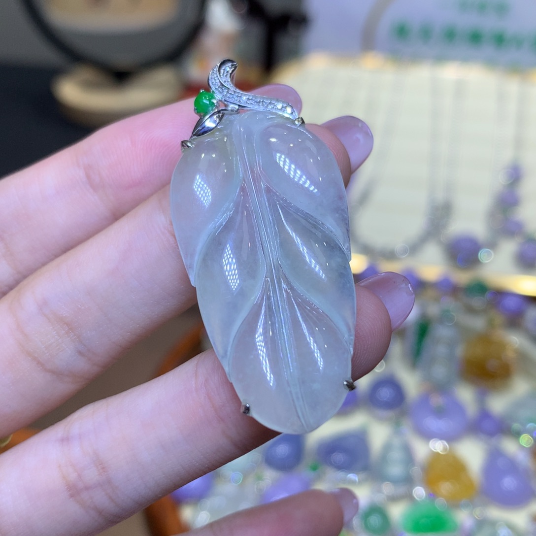 翡翠18K金镶嵌颈饰翡翠