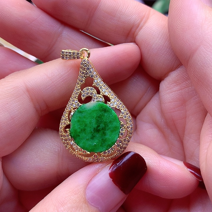 翡翠颈饰银S925镶嵌翡翠