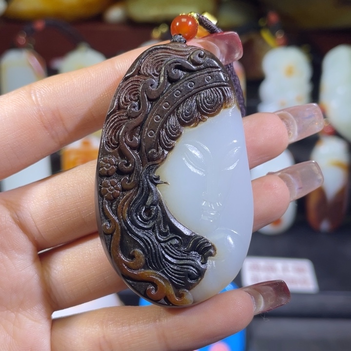 和田玉挂件未镶嵌不****。