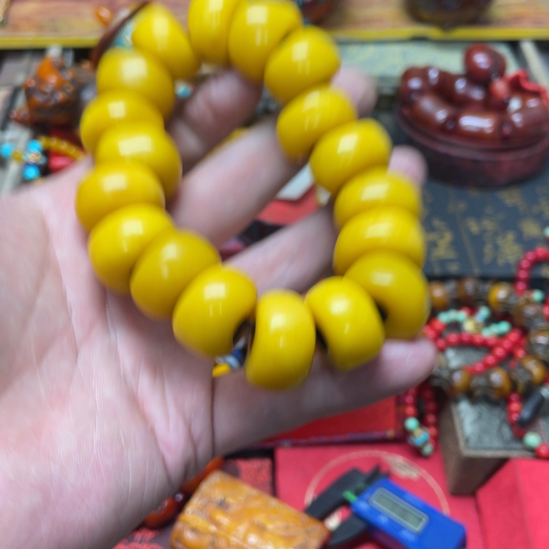 琥珀裸石未镶嵌好物推荐如图所示