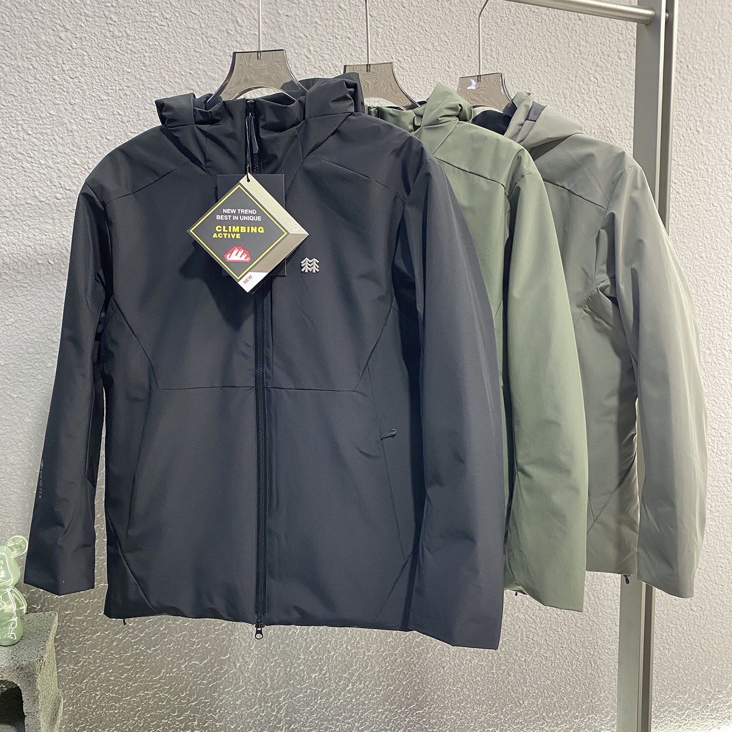 冬季男士加绒加厚连帽棉服户外防风防雨时尚运动保暖硬壳壳冲锋衣