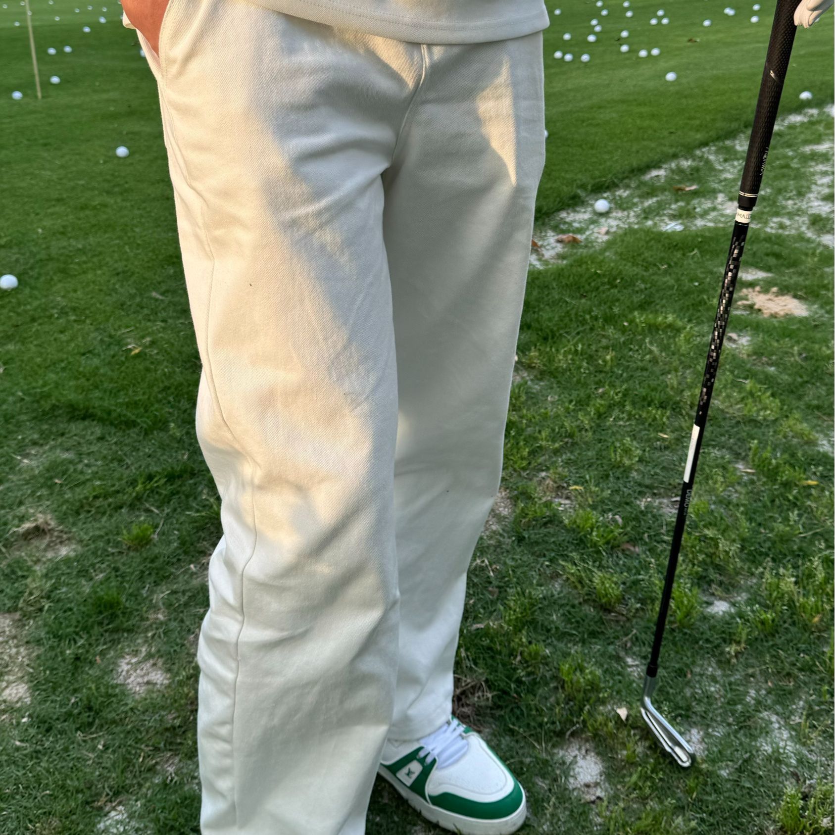 WINWIIN美式白牛黑牛直筒裤微喇必买时尚百搭休闲显瘦高腰牛仔裤