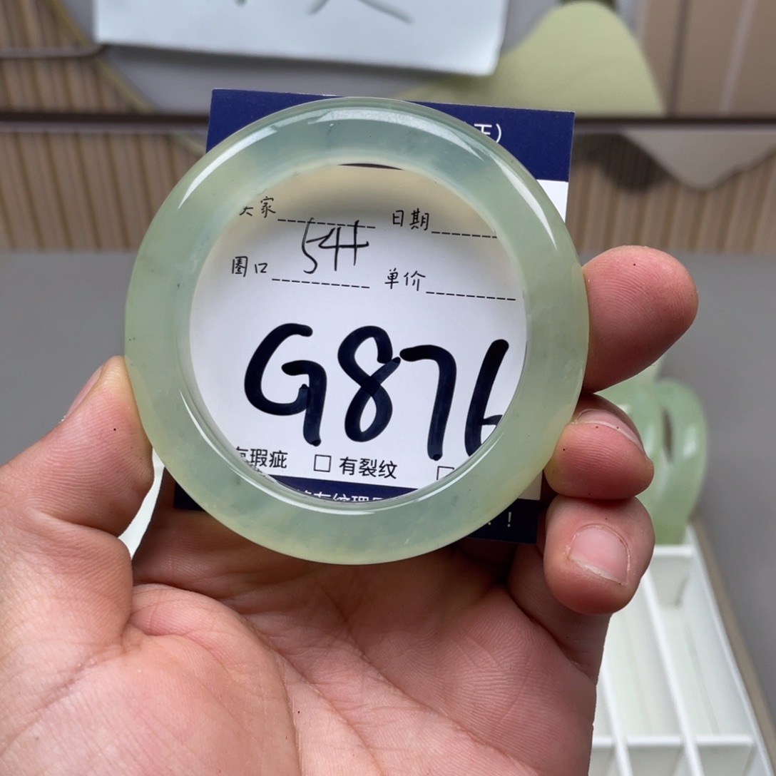 岫玉手镯手镯未镶嵌