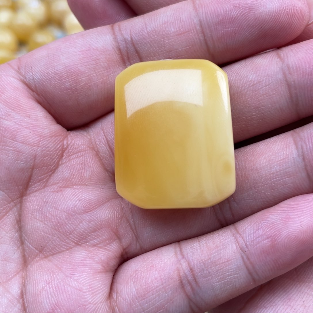 蜜蜡裸石未镶嵌25*31*12