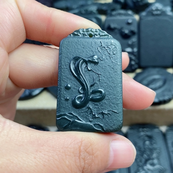 和田玉（青玉）颈饰未镶嵌