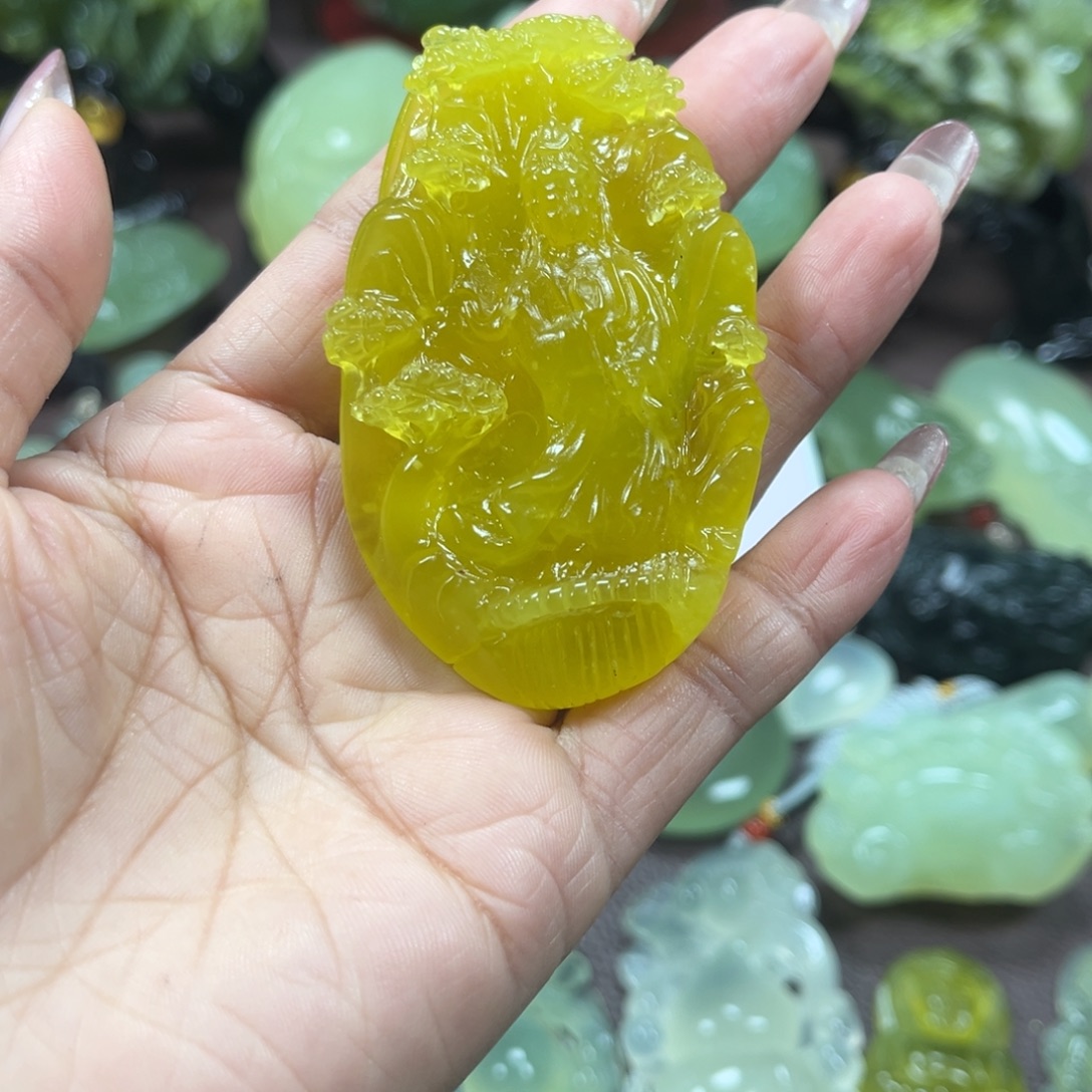 瞌****蛇纹石玉未镶嵌颈饰