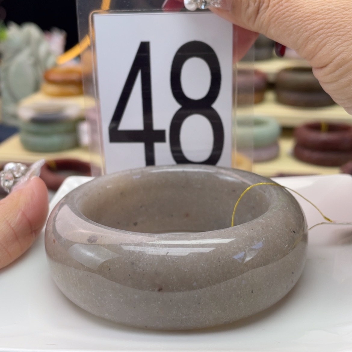 【闪购商品】石英质玉手镯未镶嵌