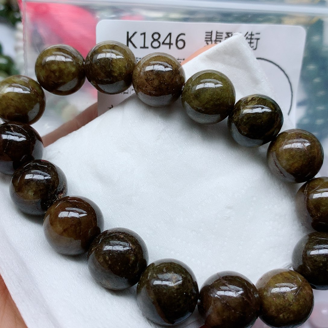 翡翠颈饰未镶嵌手串