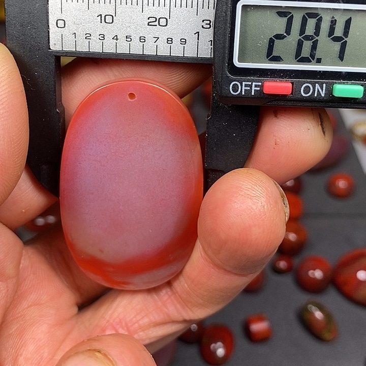 南红玛瑙未镶嵌车挂