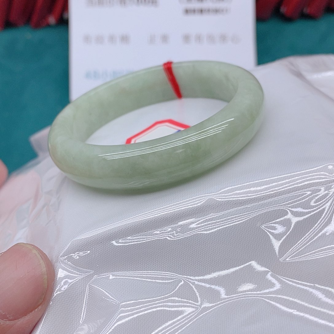 翡翠手镯未镶嵌爱*51111111111