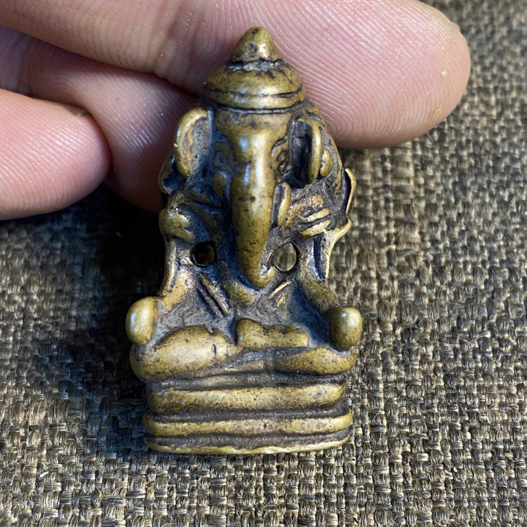 藏区黄立马纯铜老胎象财神挂件