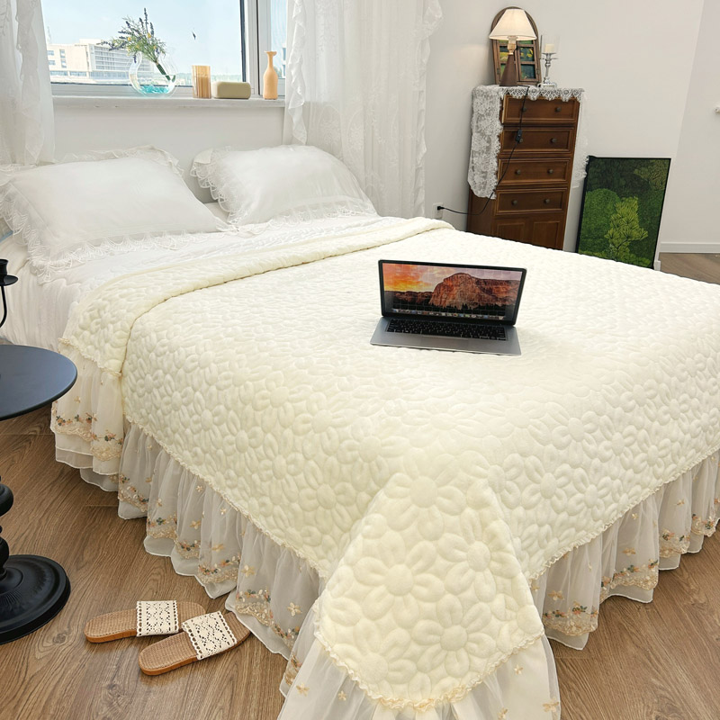 ◎清仓-牛奶绒加厚保暖公主风【绒单床盖】秋冬可机洗不滑床