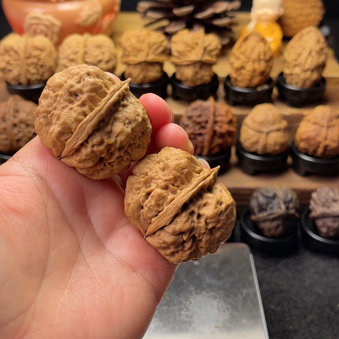 文玩核桃把件廖**神上古龙脊