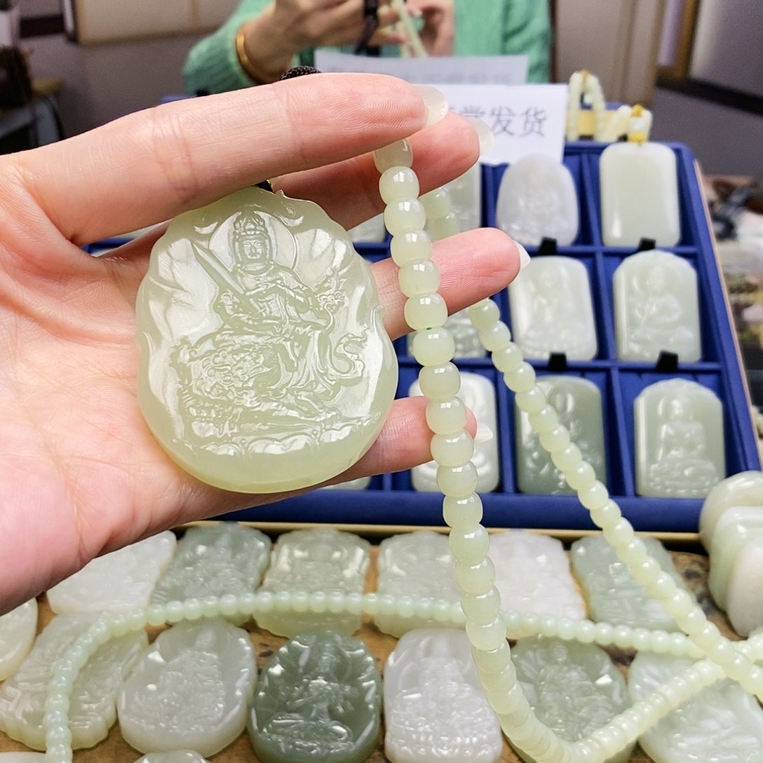 和田玉颈饰未镶嵌顺**水