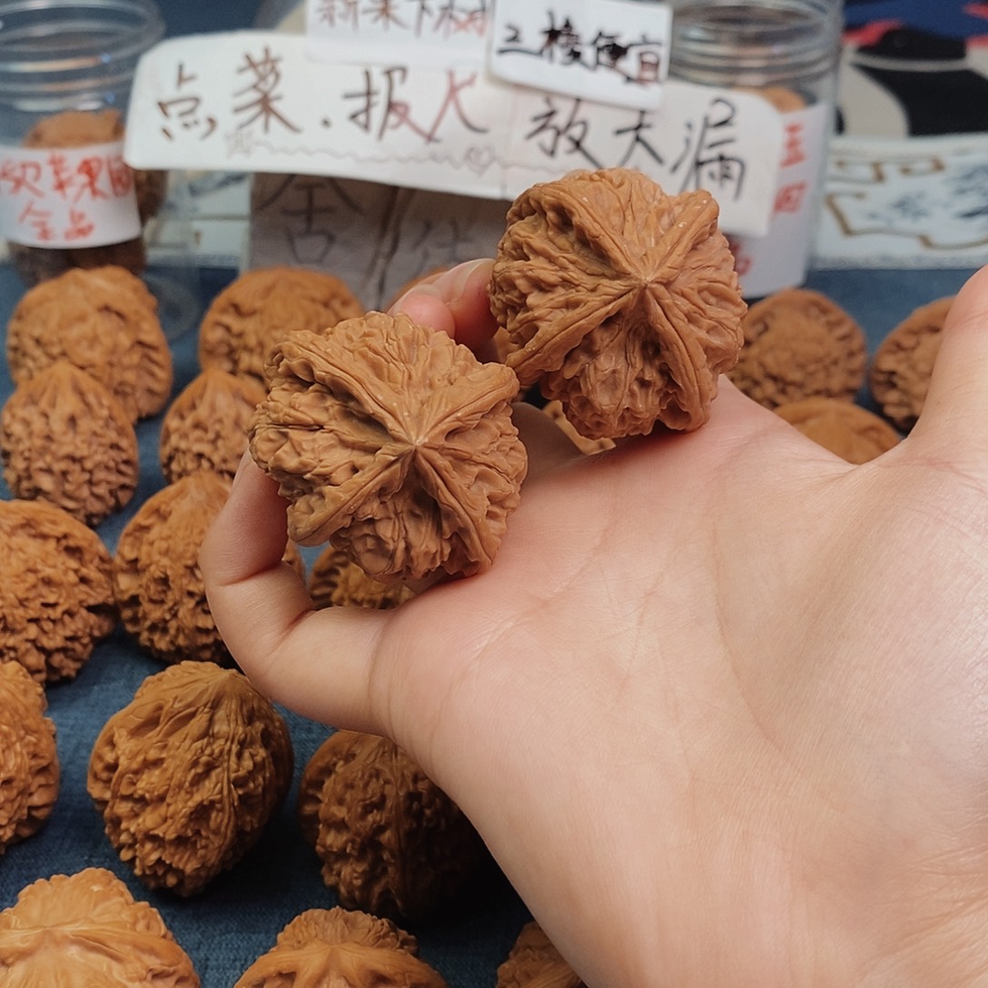 文玩核桃把件45尺玉玺四棱