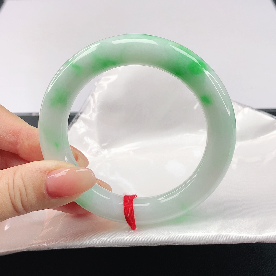 翡翠手镯未镶嵌翡翠008