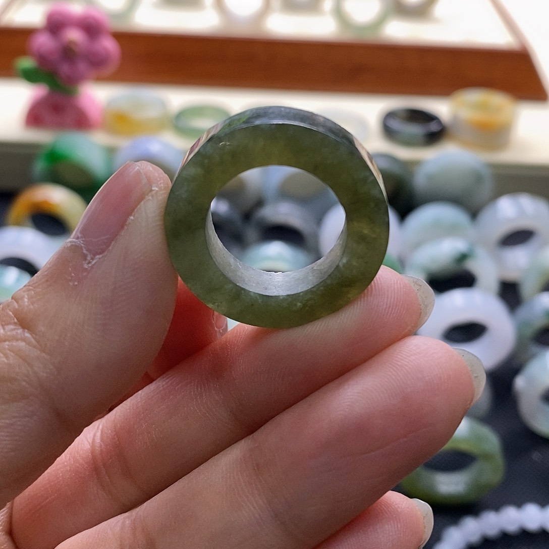 定制翡翠未镶嵌翡翠