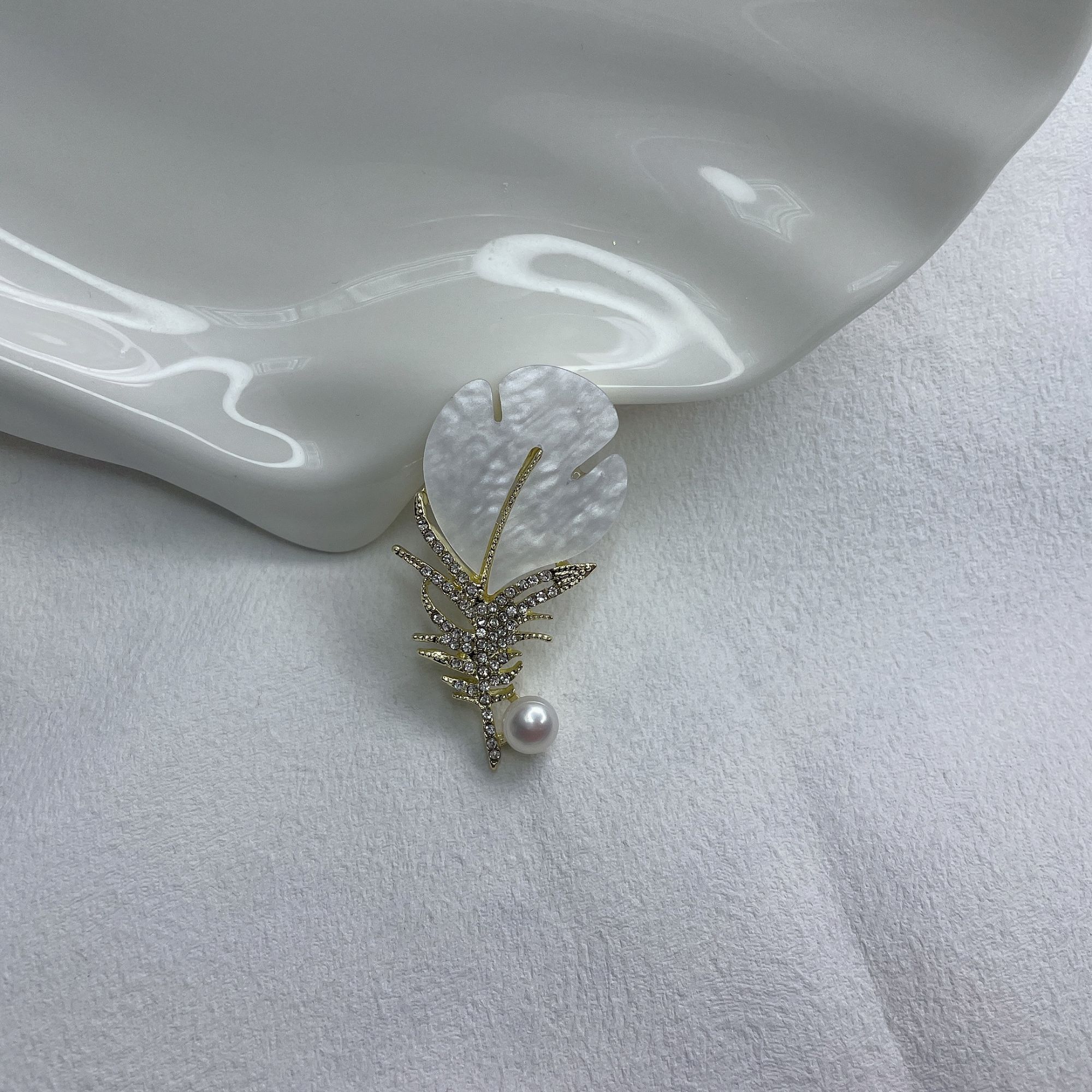 天然淡水珍珠A102#立体羽毛珍珠胸针