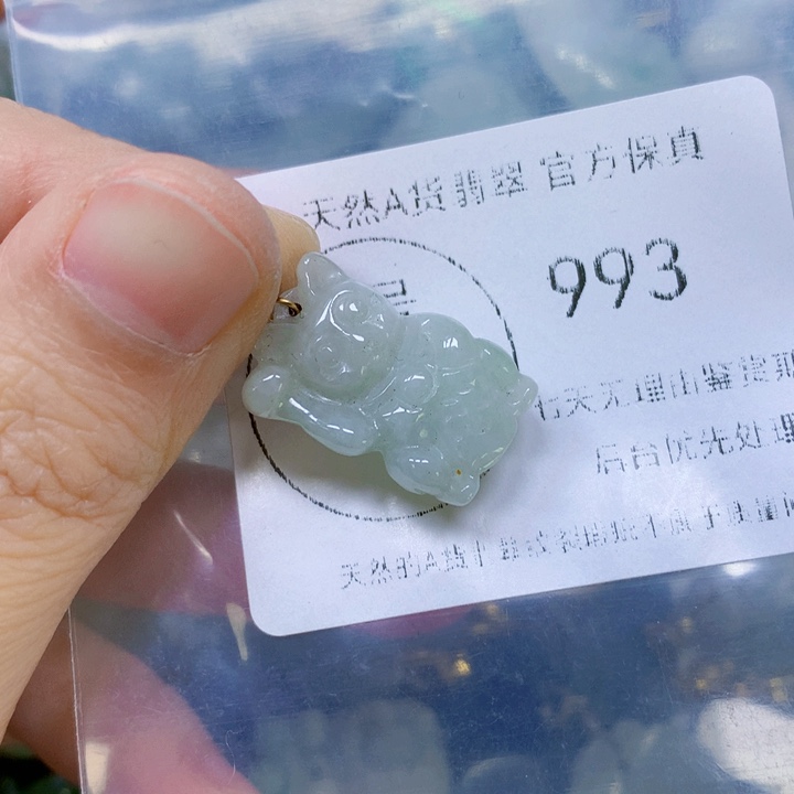 翡翠颈饰未镶嵌翡翠