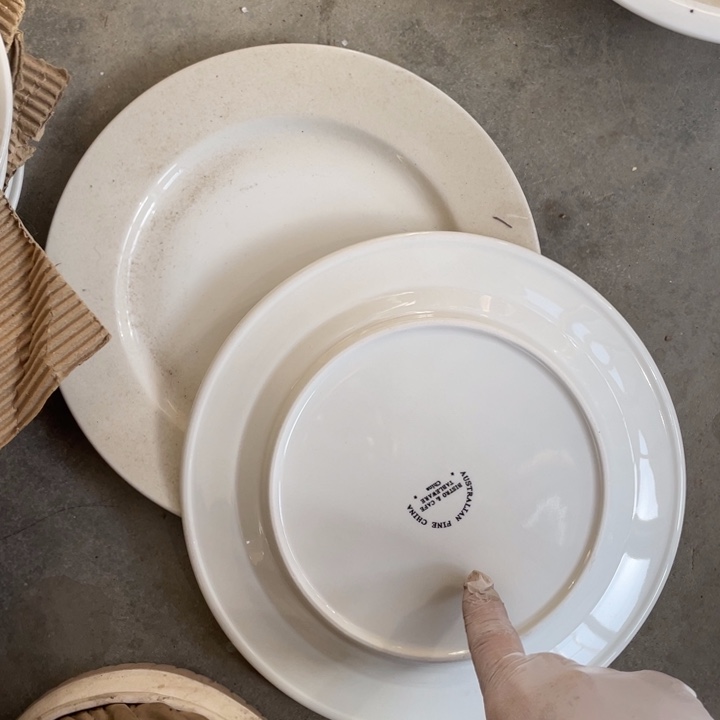 其他盘子碗砂锅都有